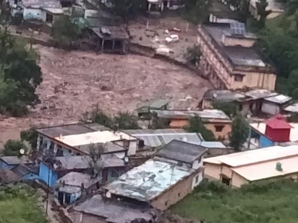 Cloudburst in Uttarakhand's Chamoli leaves 5 missing, washes away six houses Cloudburst in Uttarakhand's Chamoli leaves 5 missing, washes away six houses