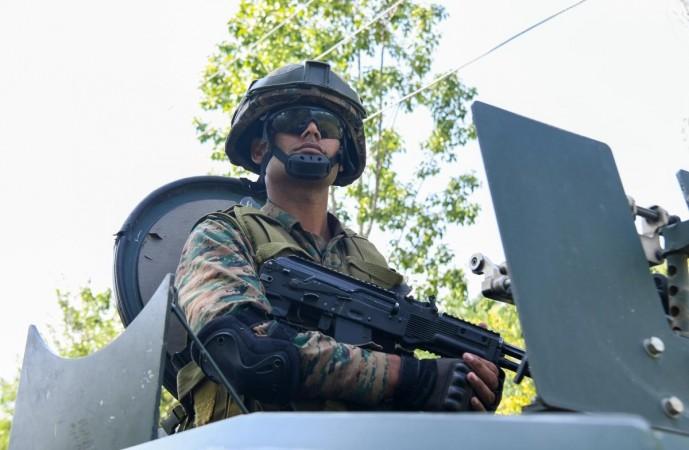 Army Soldier Hurt as Fresh Gunbattle Breaks Out in Jammu & Kashmir Army Soldier Hurt as Fresh Gunbattle Breaks Out in Jammu & Kashmir