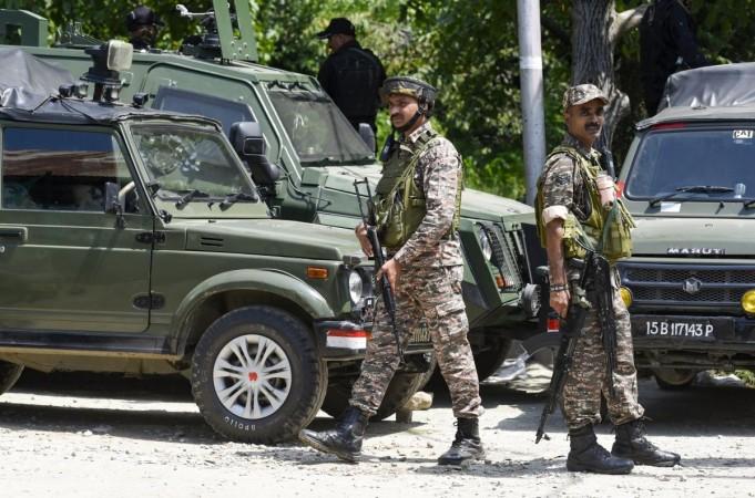 Army Soldier Hurt as Fresh Gunbattle Breaks Out in Jammu & Kashmir Army Soldier Hurt as Fresh Gunbattle Breaks Out in Jammu & Kashmir