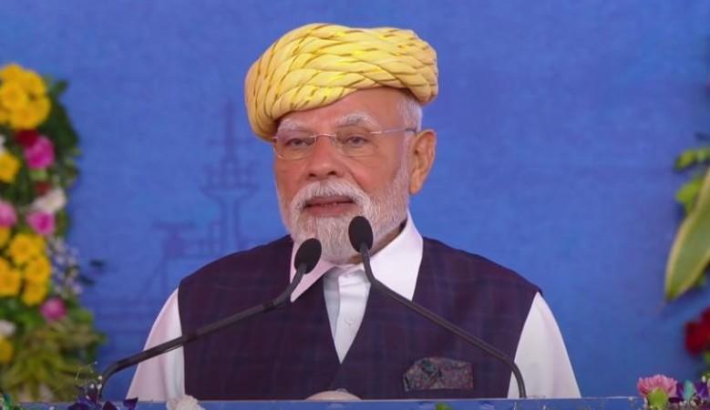 PM Modi inaugurates development projects in Gujarat, stresses importance of 'Aatmanirbhar Bharat' PM Modi inaugurates development projects in Gujarat, stresses importance of 'Aatmanirbhar Bharat'