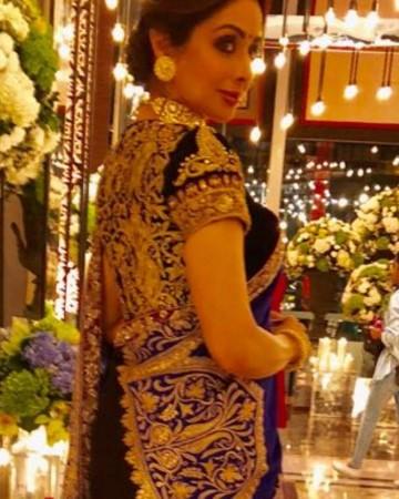Homebound Screening: Janhvi Kapoor wears her late mother Sridevi's saree, skips necklace as it's gifted to Aishwarya Rai Bachchan Homebound Screening: Janhvi Kapoor wears her late mother Sridevi's saree, skips necklace as it's gifted to Aishwarya Rai Bachchan