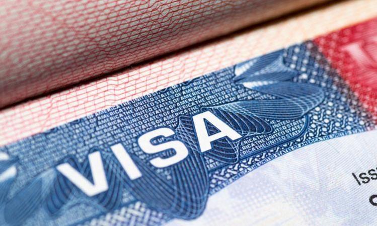 Impact of H-1B visa hike to be minimum on Indian IT firms: Report Impact of H-1B visa hike to be minimum on Indian IT firms: Report