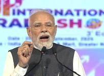 Govt stands shoulder to shoulder with entrepreneurs, PM Modi pitches 'Make in India' at UP trade show