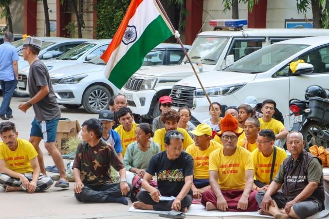 Pak intelligence officer who was in contact with Sonam Wangchuk arrested: Top cop Pak intelligence officer who was in contact with Sonam Wangchuk arrested: Top cop