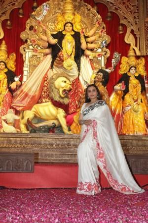 Teary-Eyed Rani, Kajol hug Ayan Mukerji as they remember Deb uncle; siblings Yug and Nysa bond at pandal during Durga Puja Festivities Teary-Eyed Rani, Kajol hug Ayan Mukerji as they remember Deb uncle; siblings Yug and Nysa bond at pandal during Durga Puja Festivities