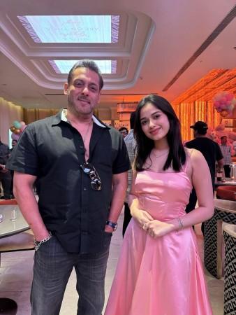 Inside Arbaaz and Sshura Khan's candy floss-themed baby shower: Salman Khan, Lulia Vantur, Nia Sharma bless soon-to-be parents Inside Arbaaz and Sshura Khan's candy floss-themed baby shower: Salman Khan, Lulia Vantur, Nia Sharma bless soon-to-be parents