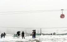 Snowfall, landslides close Srinagar-Jammu, Srinagar-Leh and Mughal Road in J&K