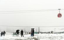 Snowfall, landslides close Srinagar-Jammu, Srinagar-Leh and Mughal Road in J&K