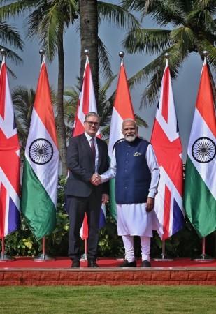 PM Modi meets Keir Starmer in Mumbai for strengthening India-UK ties PM Modi meets Keir Starmer in Mumbai for strengthening India-UK ties