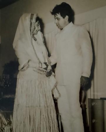 Shah Rukh Khan remembers Dilip Kumar's wish to have a son like him at Filmfare 2025 Shah Rukh Khan remembers Dilip Kumar's wish to have a son like him at Filmfare 2025