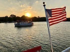 Photo credit: Tim Kirsininkas / Friends of the Fox River The Fox River