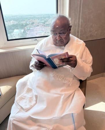 Former PM Deve Gowda says he will soon resume public duties Former PM Deve Gowda says he will soon resume public duties