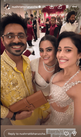 Worst Dressed: Malaika- Shanaya twin in same outfits but different colours; Ananya struggles in tight fit; Amrita Arora compared to Bobby Darling Worst Dressed: Malaika- Shanaya twin in same outfits but different colours; Ananya struggles in tight fit; Amrita Arora compared to Bobby Darling