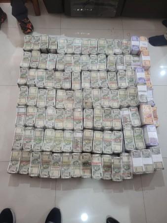 Assam: CBI arrests NHIDCL Executive Director for taking bribe, seizes Rs 2.62 crore Assam: CBI arrests NHIDCL Executive Director for taking bribe, seizes Rs 2.62 crore