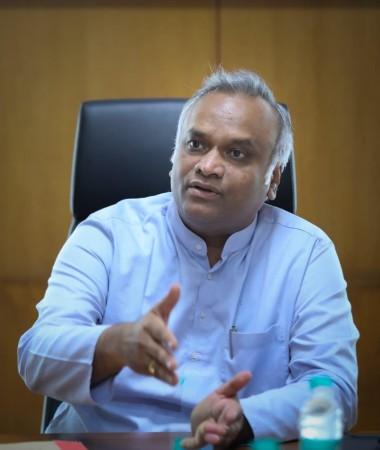 Ban K'taka govt officials from participating in RSS activities: Priyank Kharge to Siddaramaiah Ban K'taka govt officials from participating in RSS activities: Priyank Kharge to Siddaramaiah