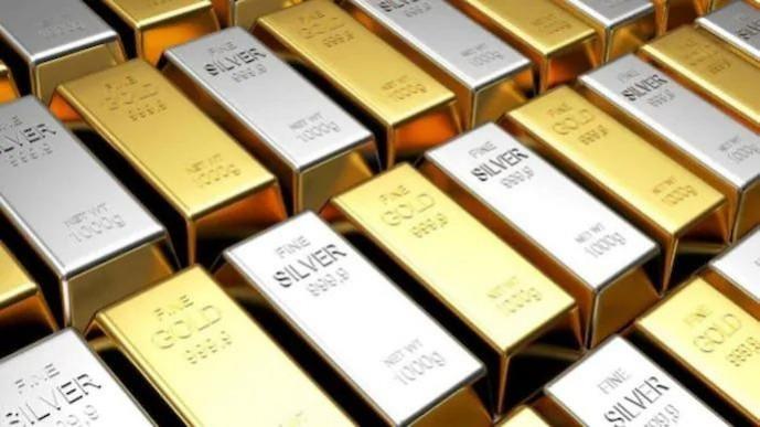Gold, silver hit record highs as global uncertainty fuels demand Gold, silver hit record highs as global uncertainty fuels demand