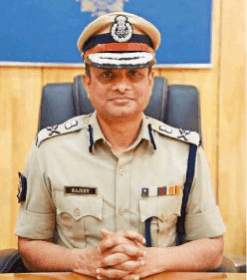 Saradha scam: SC rejects CBI plea challenging anticipatory bail granted to Bengal DGP Rajeev Kumar Saradha scam: SC rejects CBI plea challenging anticipatory bail granted to Bengal DGP Rajeev Kumar
