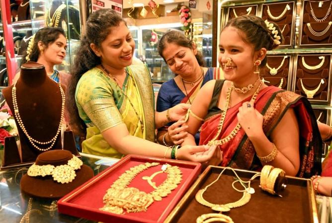 Dhanteras estimated to record Rs 1 lakh crore worth of trade: Praveen Khandelwal Dhanteras estimated to record Rs 1 lakh crore worth of trade: Praveen Khandelwal