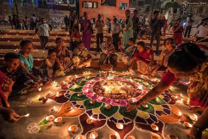 Happy Diwali 2025: Foreign Investors Turn Buyers in Indian Market amid Festive Cheer Happy Diwali 2025: Foreign Investors Turn Buyers in Indian Market amid Festive Cheer