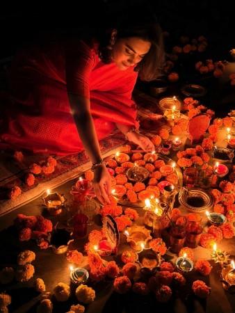 Apple CEO Tim Cook shares 'stunning' Diwali image by Mumbai-based photographer Apple CEO Tim Cook shares 'stunning' Diwali image by Mumbai-based photographer