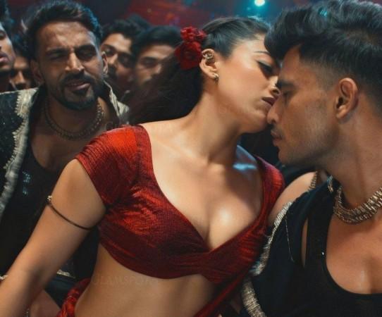 Thamma Review: Ayushmann–Rashmika's cold chemistry fails; Bhediya crossover shines, Nawazuddin Siddiqui as vampire steals the show; fans say 'same old stuff' Thamma Review: Ayushmann–Rashmika's cold chemistry fails; Bhediya crossover shines, Nawazuddin Siddiqui as vampire steals the show; fans say 'same old stuff'
