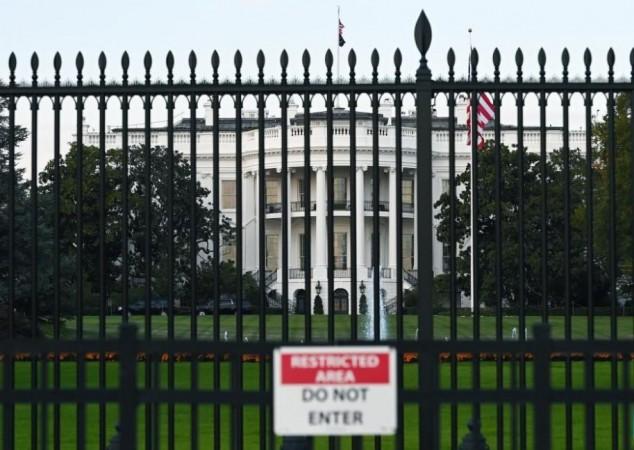 Man crashes car into White House security gate, taken into custody Man crashes car into White House security gate, taken into custody