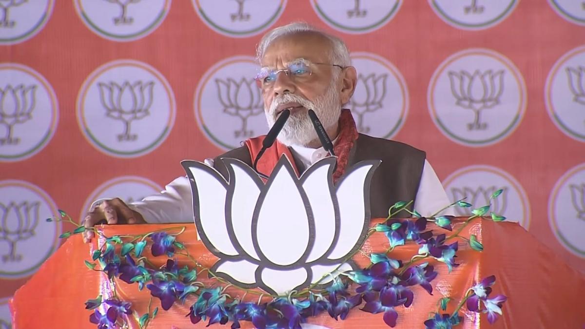 PM Modi hurls 'lathbandhan' jibe at Oppn, urges youths to vote for Viksit Bihar