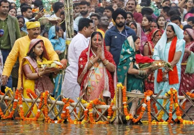 President Droupadi Murmu, Delhi CM Rekha Gupta join Chhath celebrations President Droupadi Murmu, Delhi CM Rekha Gupta join Chhath celebrations