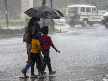 Cyclone Montha set to make landfall today, schools closed in Chennai as heavy rain continues Cyclone Montha set to make landfall today, schools closed in Chennai as heavy rain continues