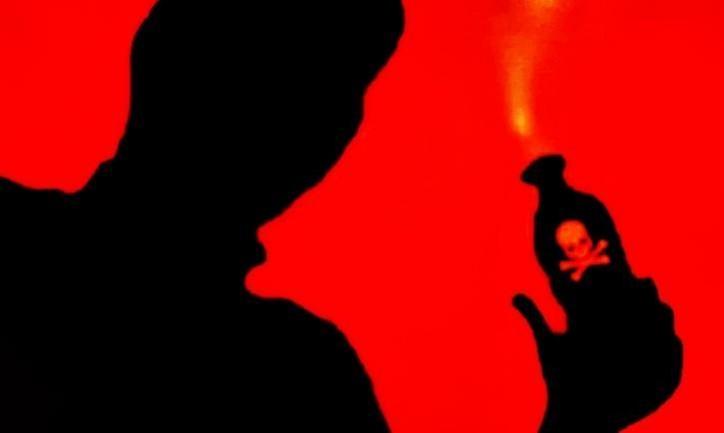 Fake 'acid attack': Delhi Police gives clean chit to 3 'accused'; woman, kin under scanner for staging incident Fake 'acid attack': Delhi Police gives clean chit to 3 'accused'; woman, kin under scanner for staging incident