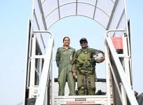 President Murmu poses with Rafale pilot Pakistan claimed to have captured during 'Operation Sindoor'