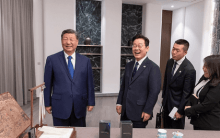 S. Korean President Lee gets Xiaomi smartphones as gift from Xi Jinping, quips about security