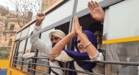 Sikh devotees depart for Nankana Sahib in Pakistan to celebrate Guru Nanak's Prakash Parv Sikh devotees depart for Nankana Sahib in Pakistan to celebrate Guru Nanak's Prakash Parv