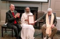 Gurudev Sri Sri Ravi Shankar receives top global peace award from Boston Global Forum
