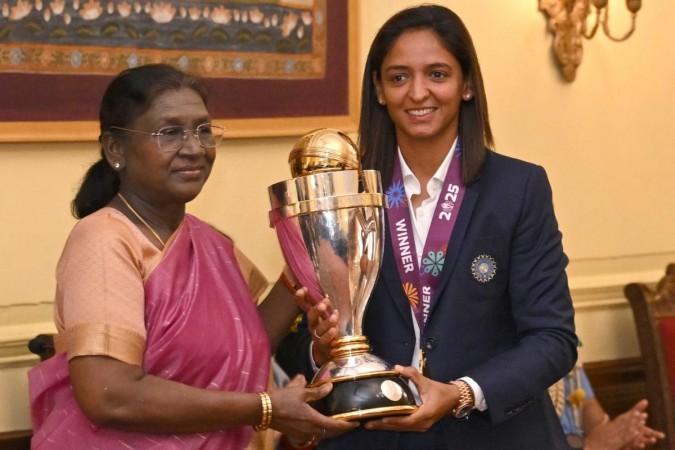 President Droupadi Murmu hosts Women's ODI WC-winning Indian team at Rashtrapati Bhavan President Droupadi Murmu hosts Women's ODI WC-winning Indian team at Rashtrapati Bhavan