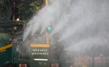 Smog chokes Delhi-NCR as AQI breaches 400 mark in several places