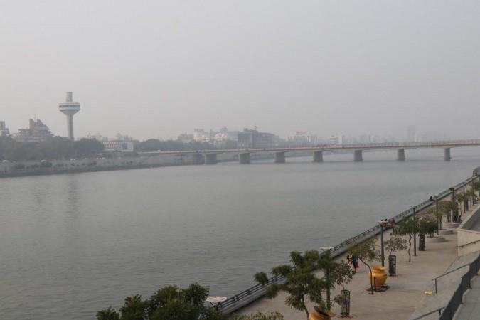 Minimum temperature drops below freezing point in J&K's Srinagar