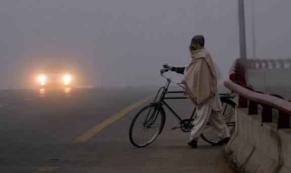 Minimum temperature drops below freezing point in J&K's Srinagar