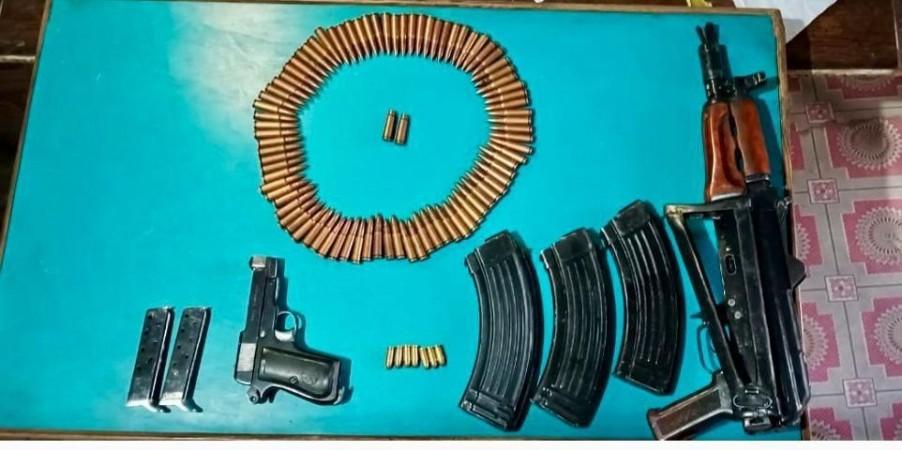 J&K police foil cross-border terror plot; 7 arrested, 2,900 kg explosives seized J&K police foil cross-border terror plot; 7 arrested, 2,900 kg explosives seized