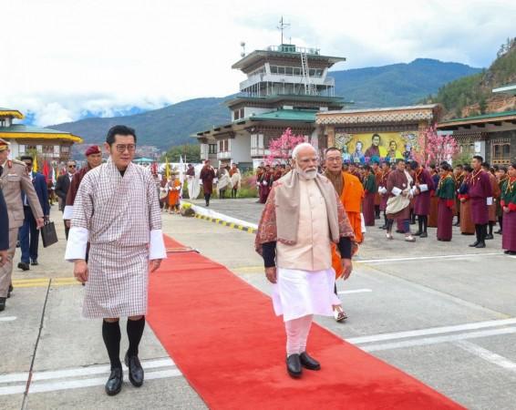 Thimphu: Prime Minister Narendra Modi being seen off Bhutan's King Jigme Khesar Namgyel Wangchuck as he concludes his two-day state visit