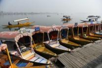 Cold wave sweeps Kashmir; Srinagar records coldest night at minus 1.6