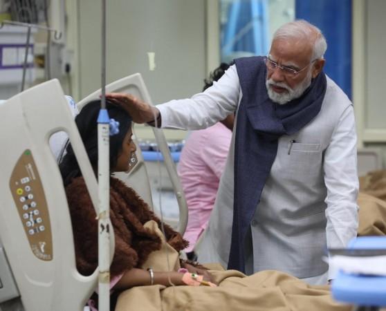 PM Modi meets survivors of Delhi blast at LNJP Hospital PM Modi meets survivors of Delhi blast at LNJP Hospital