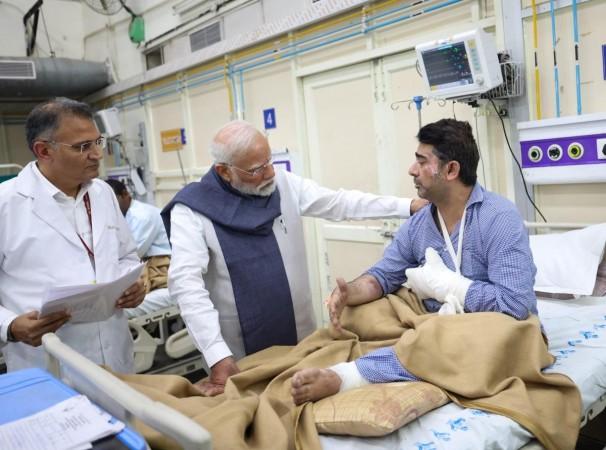 PM Modi meets survivors of Delhi blast at LNJP Hospital PM Modi meets survivors of Delhi blast at LNJP Hospital