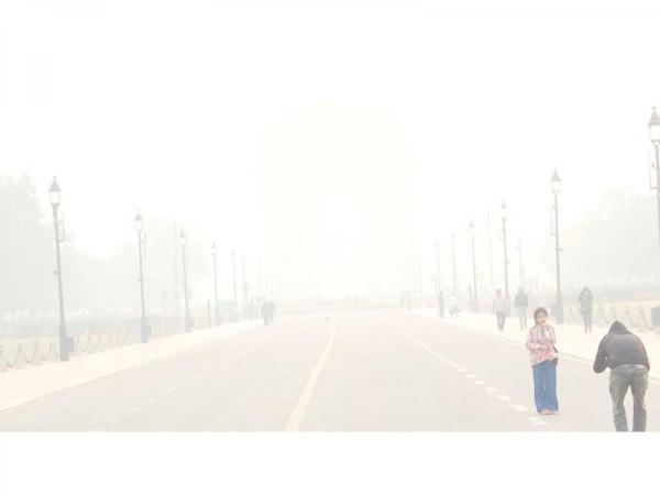 Toxic Air Chokes Delhi-NCR: AQI Above 400, Pollution Levels Hit 'Severe' Mark Again Toxic Air Chokes Delhi-NCR: AQI Above 400, Pollution Levels Hit 'Severe' Mark Again