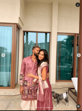 Hardik Pandya kisses GF Mahieka Sharma, performs havan at home, lifts her on his shoulders; fans ask, 'Have they got married?' Hardik Pandya kisses GF Mahieka Sharma, performs havan at home, lifts her on his shoulders; fans ask, 'Have they got married?'