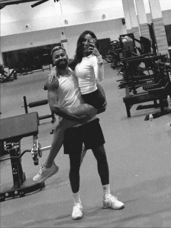 Hardik Pandya kisses GF Mahieka Sharma, performs havan at home, lifts her on his shoulders; fans ask, 'Have they got married?' Hardik Pandya kisses GF Mahieka Sharma, performs havan at home, lifts her on his shoulders; fans ask, 'Have they got married?'