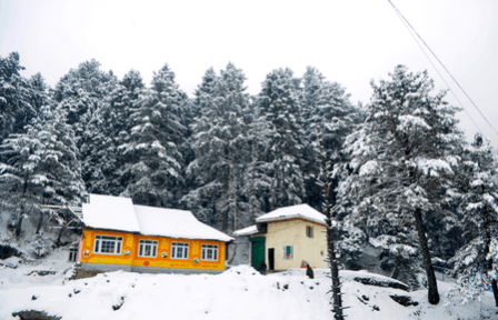 J&K: At minus 2.8 degrees Celsius, Srinagar witnesses coldest night of season J&K: At minus 2.8 degrees Celsius, Srinagar witnesses coldest night of season