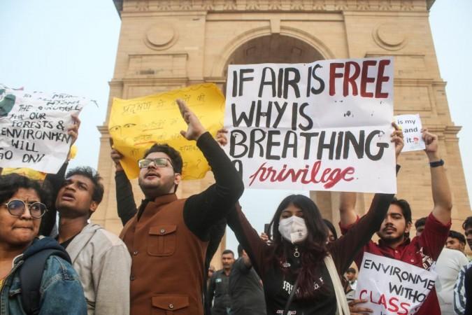 Police detain 15 people during Delhi pollution protest; officials say youth 'pepper sprayed' cops