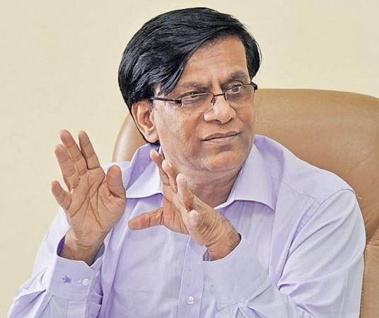 Siddaramaiah will serve full term, says CM's economic advisor, rules out power-sharing pact