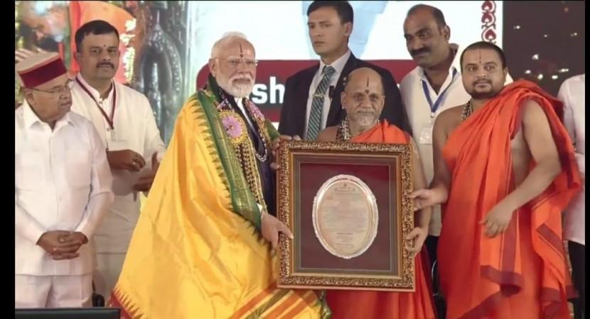 Karnataka: Massive crowds welcome PM Modi during Udupi roadshow